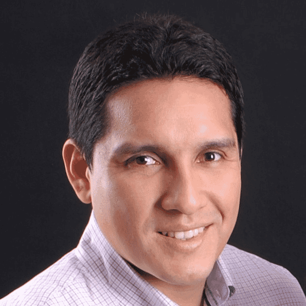 Cesar Poma, Senior Applications Engineer