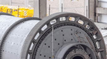 Analyse des variables de fonctionnement par des simulations DEM pour l'optimisation des broyeurs SAG